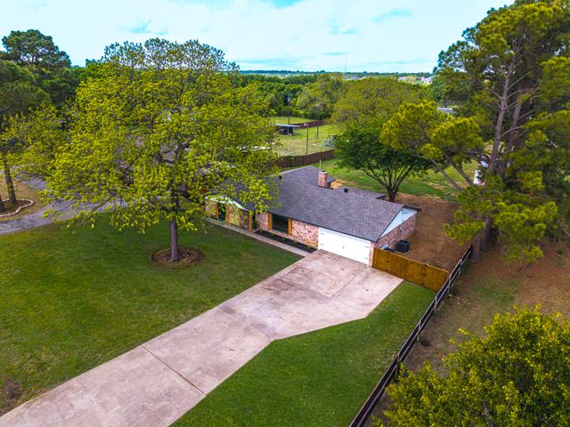 2004 Tarver Road, Burleson, TX 76028