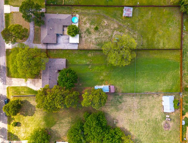 2004 Tarver Road, Burleson, TX 76028