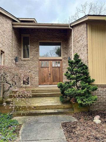 3234 Pine Lake Road, West Bloomfield, MI 48324