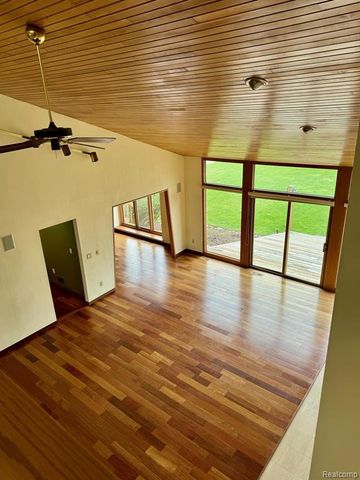 3234 Pine Lake Road, West Bloomfield, MI 48324
