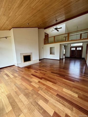 3234 Pine Lake Road, West Bloomfield, MI 48324