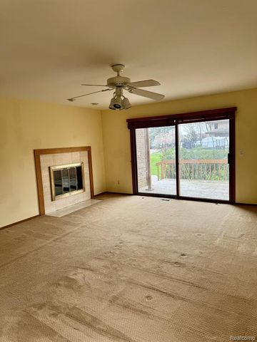 3234 Pine Lake Road, West Bloomfield, MI 48324
