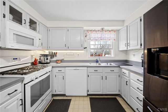 4267 Stepping Stone Lane, Clay, NY 13090