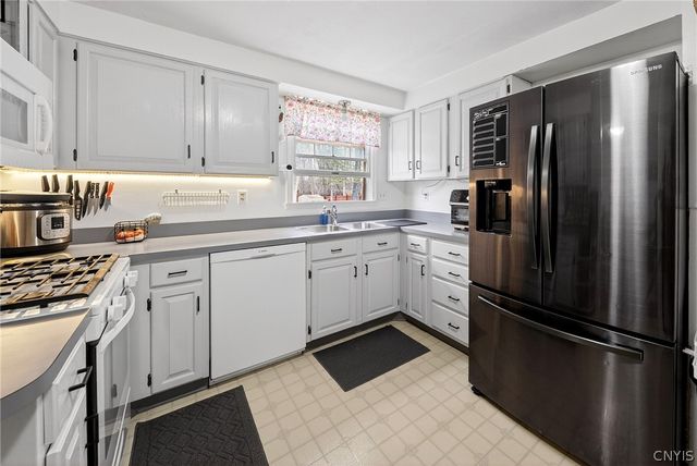 4267 Stepping Stone Lane, Clay, NY 13090