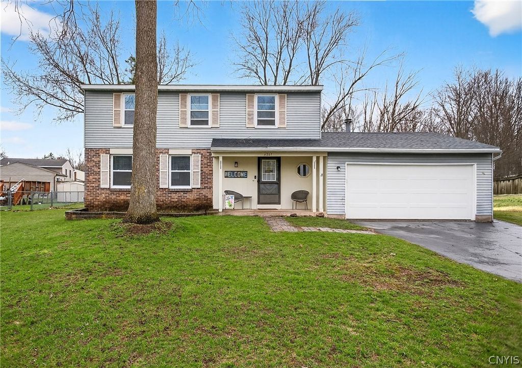 4267 Stepping Stone Lane, Clay, NY 13090