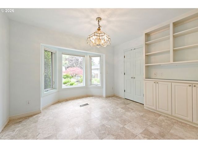 8220 Sw FAIRWAY Dr, Wilsonville, OR 97070