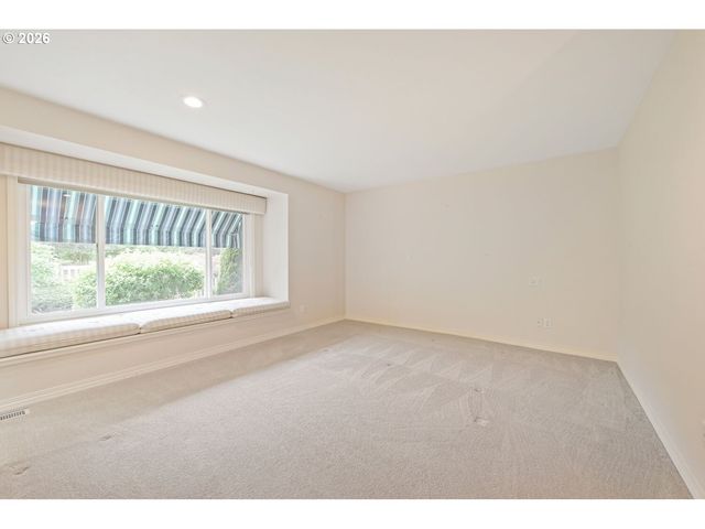 8220 Sw FAIRWAY Dr, Wilsonville, OR 97070
