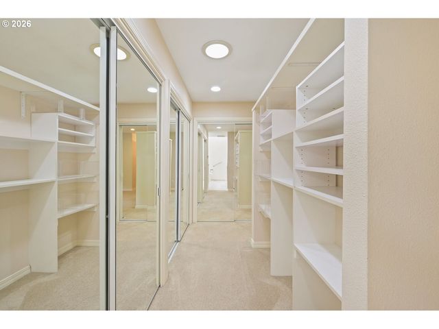 8220 Sw FAIRWAY Dr, Wilsonville, OR 97070