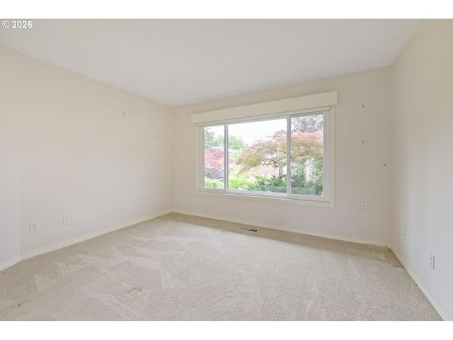 8220 Sw FAIRWAY Dr, Wilsonville, OR 97070
