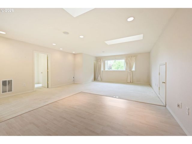 8220 Sw FAIRWAY Dr, Wilsonville, OR 97070