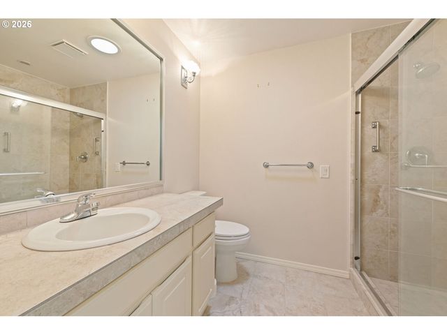 8220 Sw FAIRWAY Dr, Wilsonville, OR 97070