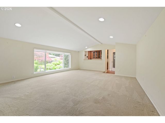 8220 Sw FAIRWAY Dr, Wilsonville, OR 97070
