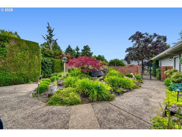 8220 Sw FAIRWAY Dr, Wilsonville, OR 97070