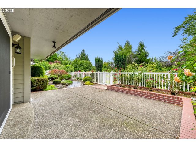 8220 Sw FAIRWAY Dr, Wilsonville, OR 97070