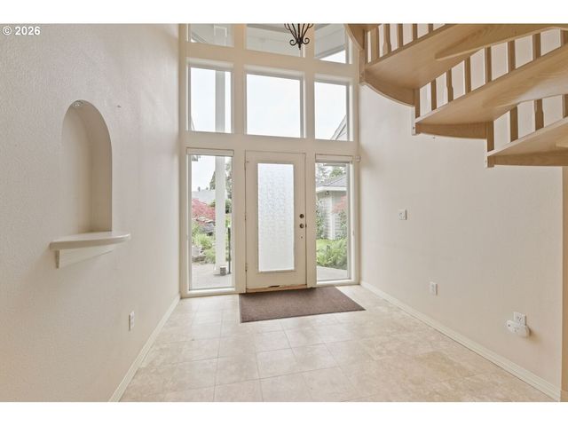 8220 Sw FAIRWAY Dr, Wilsonville, OR 97070