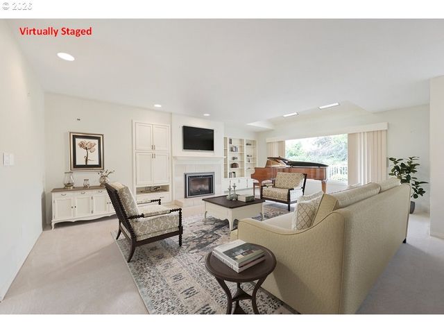 8220 Sw FAIRWAY Dr, Wilsonville, OR 97070