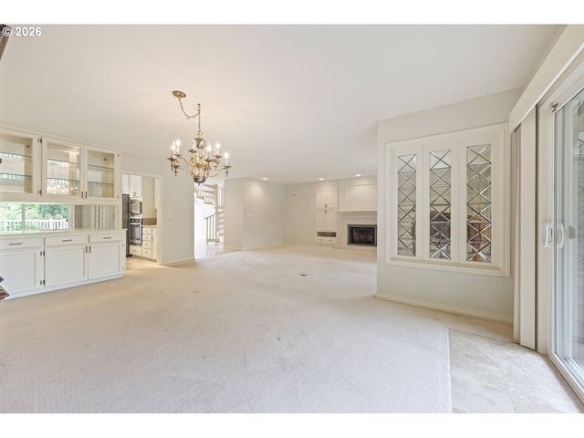 8220 Sw FAIRWAY Dr, Wilsonville, OR 97070