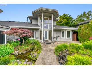 8220 Sw FAIRWAY Dr, Wilsonville, OR 97070