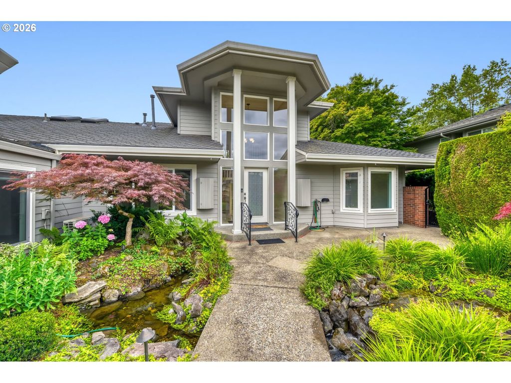 8220 Sw FAIRWAY Dr, Wilsonville, OR 97070