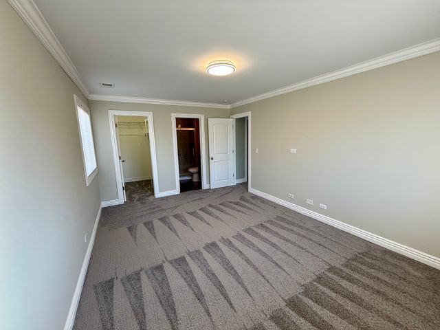 298 Maplewood Court D2, Schaumburg, IL 60193