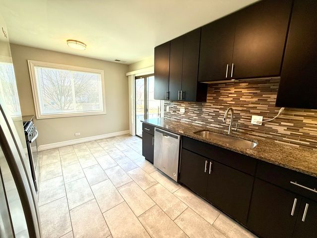 298 Maplewood Court D2, Schaumburg, IL 60193