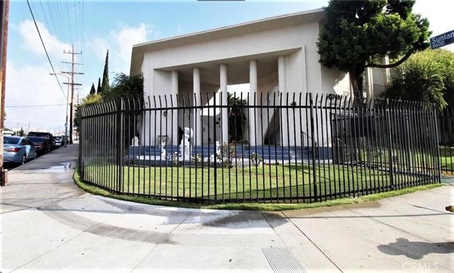 10749 New Haven Street 22, Sun Valley, CA 91352