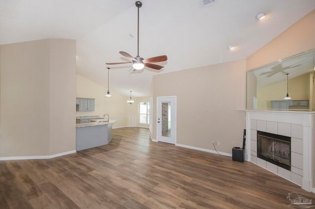 6073 Breckenridge Dr, Milton, FL 32570