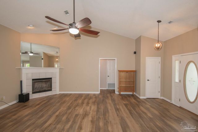 6073 Breckenridge Dr, Milton, FL 32570