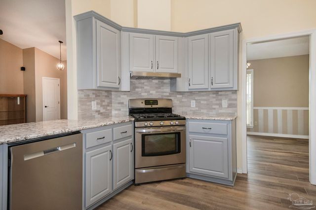 6073 Breckenridge Dr, Milton, FL 32570