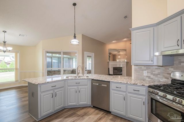 6073 Breckenridge Dr, Milton, FL 32570