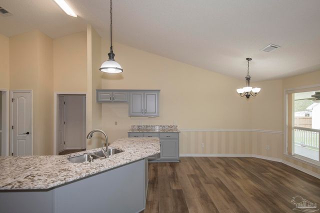 6073 Breckenridge Dr, Milton, FL 32570