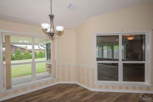 6073 Breckenridge Dr, Milton, FL 32570