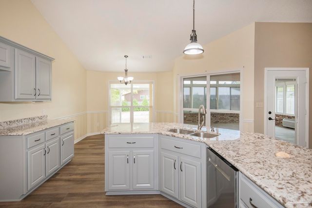 6073 Breckenridge Dr, Milton, FL 32570