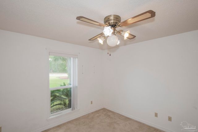 6073 Breckenridge Dr, Milton, FL 32570