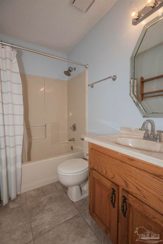 6073 Breckenridge Dr, Milton, FL 32570