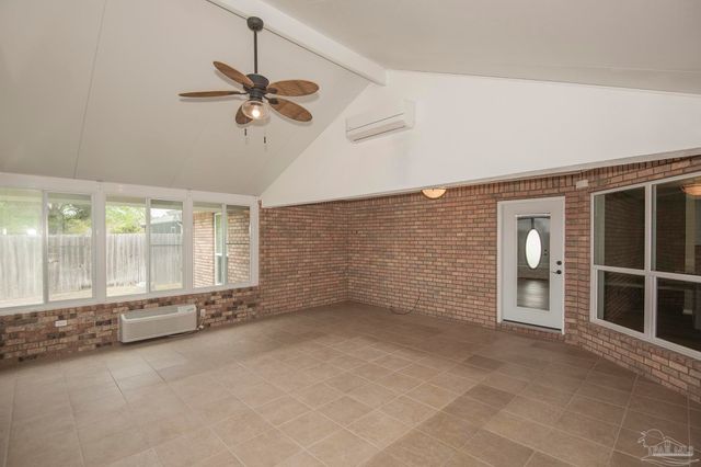 6073 Breckenridge Dr, Milton, FL 32570