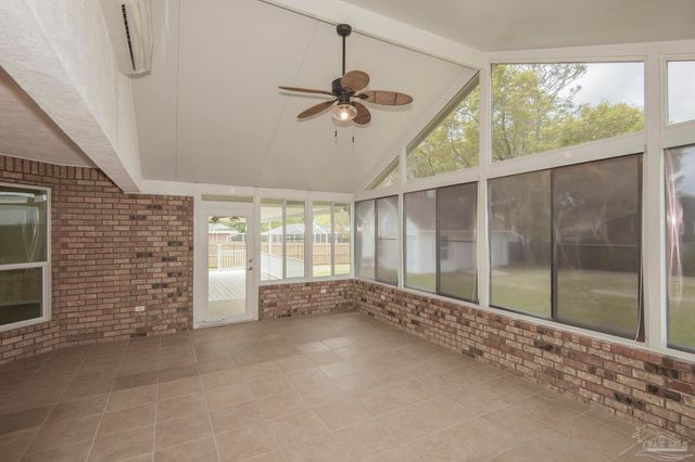 6073 Breckenridge Dr, Milton, FL 32570