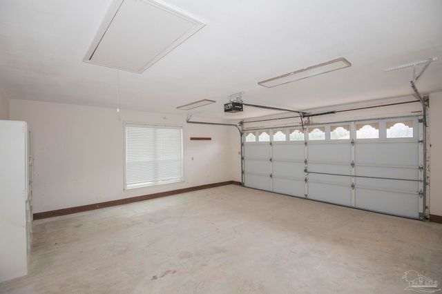 6073 Breckenridge Dr, Milton, FL 32570