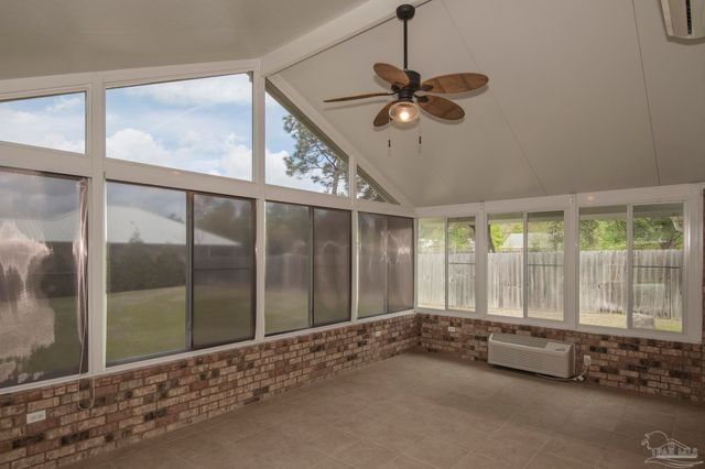 6073 Breckenridge Dr, Milton, FL 32570