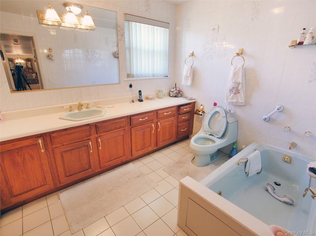 80 Eton Road, Thornwood, NY 10594