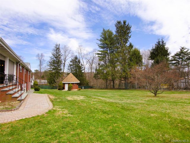 80 Eton Road, Thornwood, NY 10594