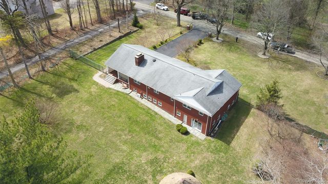 80 Eton Road, Thornwood, NY 10594