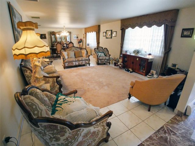 80 Eton Road, Thornwood, NY 10594
