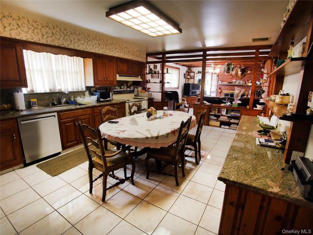 80 Eton Road, Thornwood, NY 10594