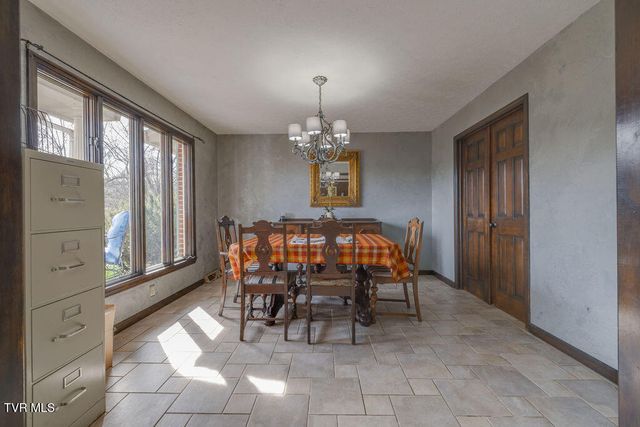 250 Hummingbird Lane, Unicoi, TN 37692