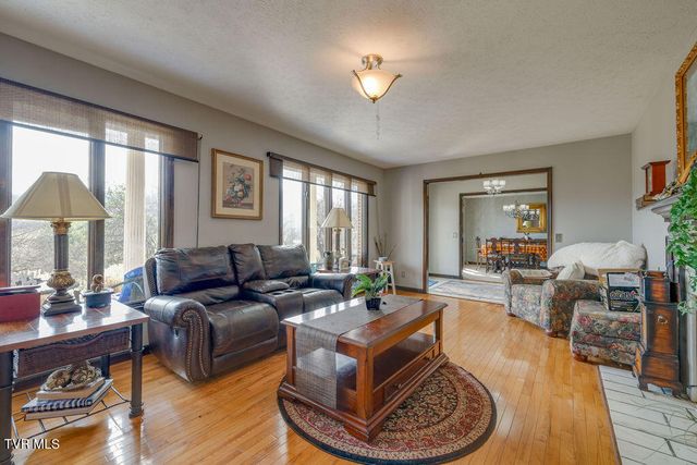 250 Hummingbird Lane, Unicoi, TN 37692