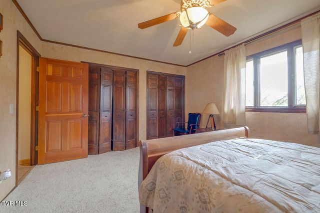 250 Hummingbird Lane, Unicoi, TN 37692