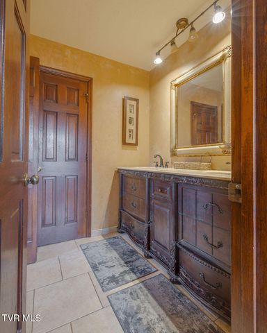 250 Hummingbird Lane, Unicoi, TN 37692