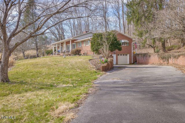 250 Hummingbird Lane, Unicoi, TN 37692