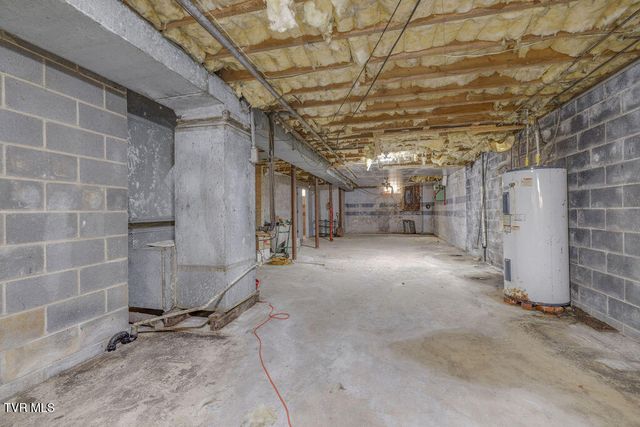 250 Hummingbird Lane, Unicoi, TN 37692